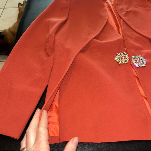 Lily and Taylor tank with blazer set - Picture 5 of 10